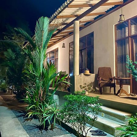 The Dale Mirissa Hotel ภายนอก รูปภาพ